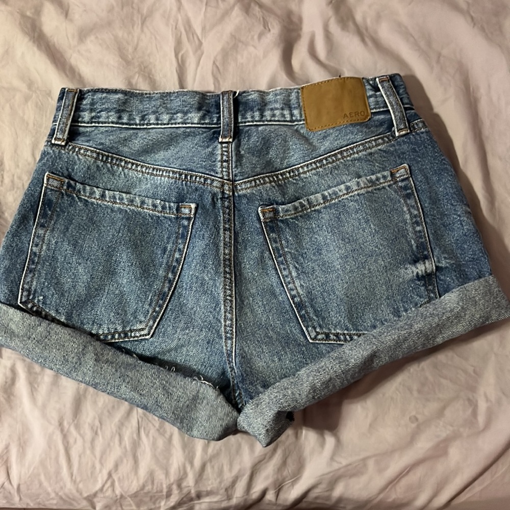 Shortshorts - Picture 2 of 2